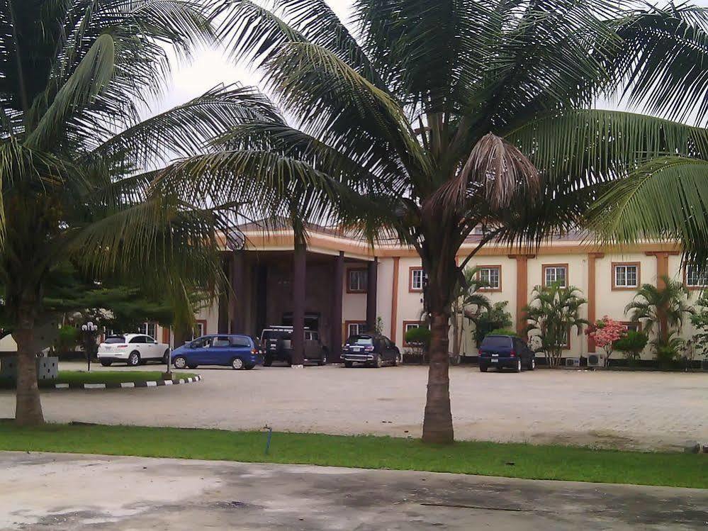 Tiffany Hotel And Towers Imogwu-Agwa Экстерьер фото